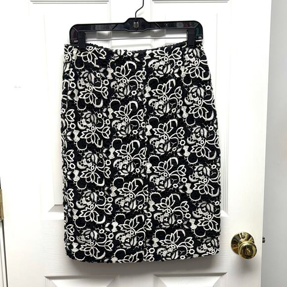 Talbots Lace Pencil Skirt, Black and White, Floral, Lined, Floral, Size 4 - Picture 3 of 8
